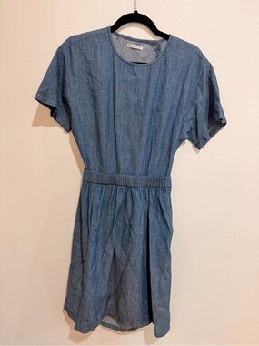 GAP Short-Sleeve Elastic-Waist Dress cutout back